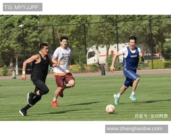 足球明星踢脚挑战背后的故事与参与者揭秘